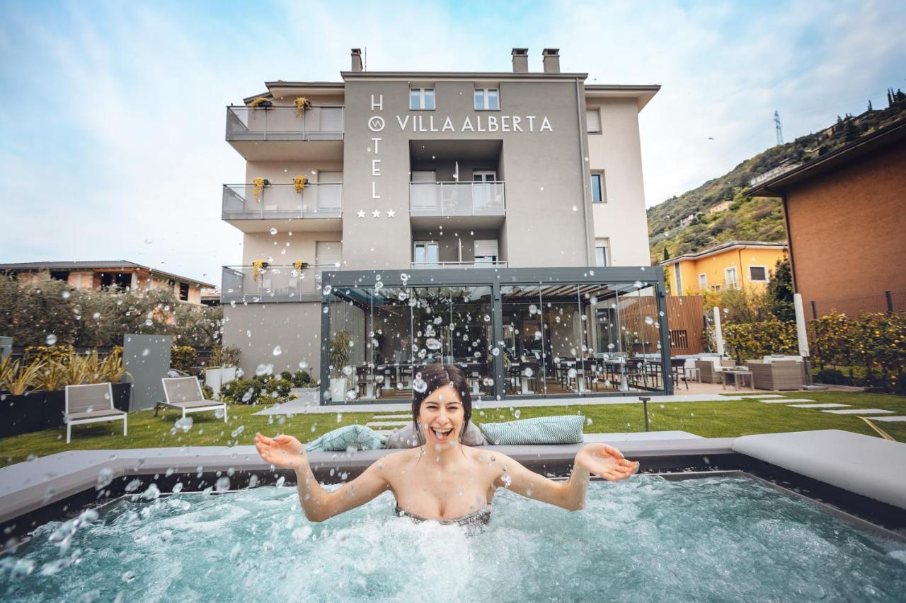 Hotel Villa Alberta Nago-Torbole Exterior photo